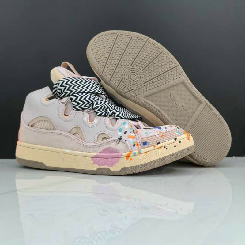  Les baskets sneakers Lanvin incarnent un style emblématique et un luxe français.

leur design élégant. Pas cher. Le moins cher.
