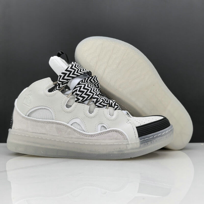  Les baskets sneakers Lanvin incarnent un style emblématique et un luxe français.

leur design élégant. Pas cher. Le moins cher.