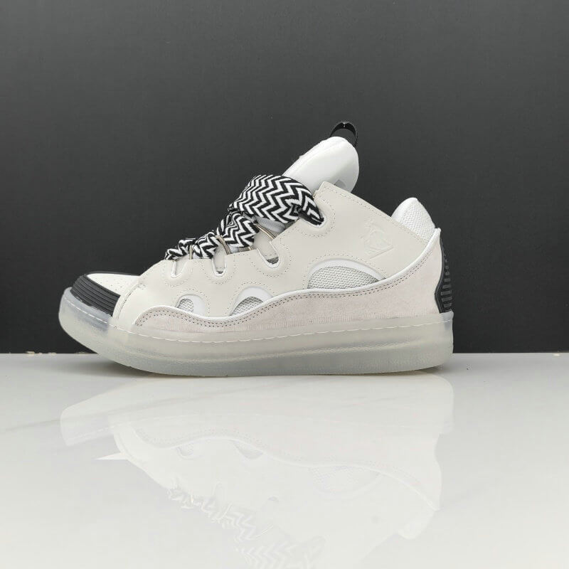  Les baskets sneakers Lanvin incarnent un style emblématique et un luxe français.

leur design élégant. Pas cher. Le moins cher.