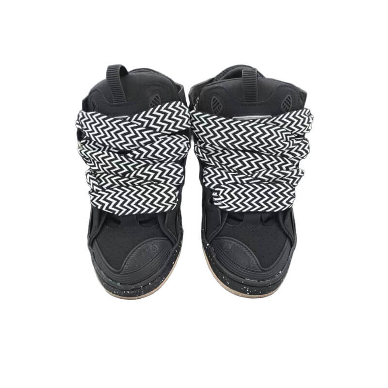  Les baskets sneakers Lanvin incarnent un style emblématique et un luxe français.

leur design élégant. Pas cher. Le moins cher.