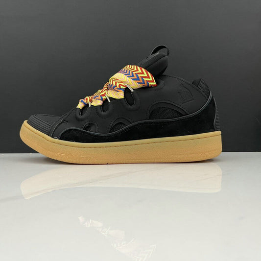  Les baskets sneakers Lanvin incarnent un style emblématique et un luxe français.

leur design élégant. Pas cher. Le moins cher.