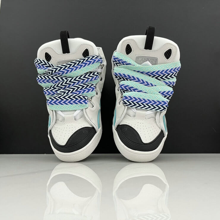  Les baskets sneakers Lanvin incarnent un style emblématique et un luxe français.

leur design élégant. Pas cher. Le moins cher.