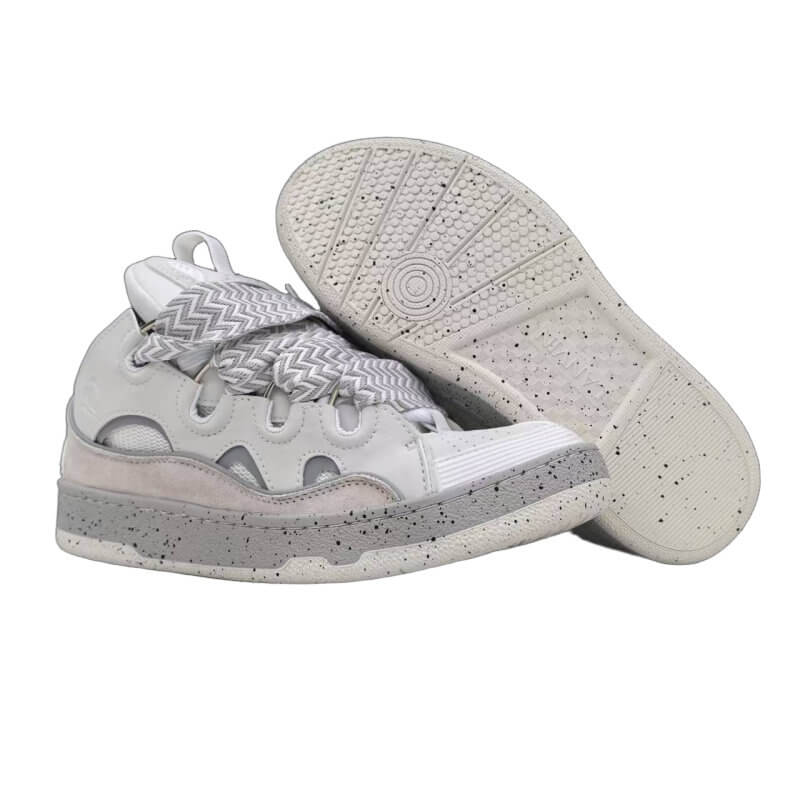  Les baskets sneakers Lanvin incarnent un style emblématique et un luxe français.

leur design élégant. Pas cher. Le moins cher.