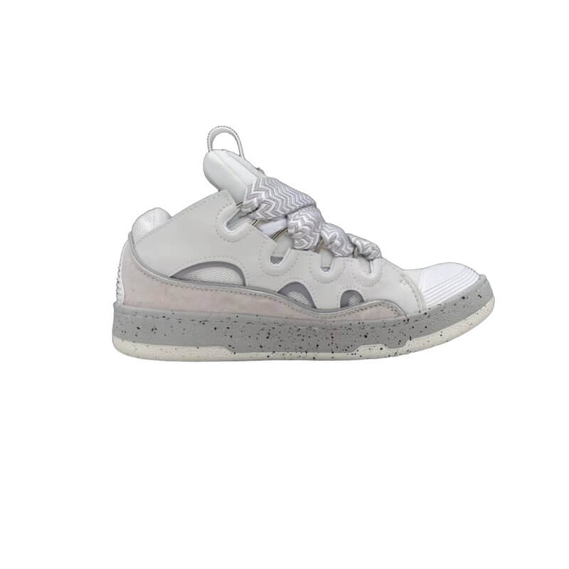  Les baskets sneakers Lanvin incarnent un style emblématique et un luxe français.

leur design élégant. Pas cher. Le moins cher.