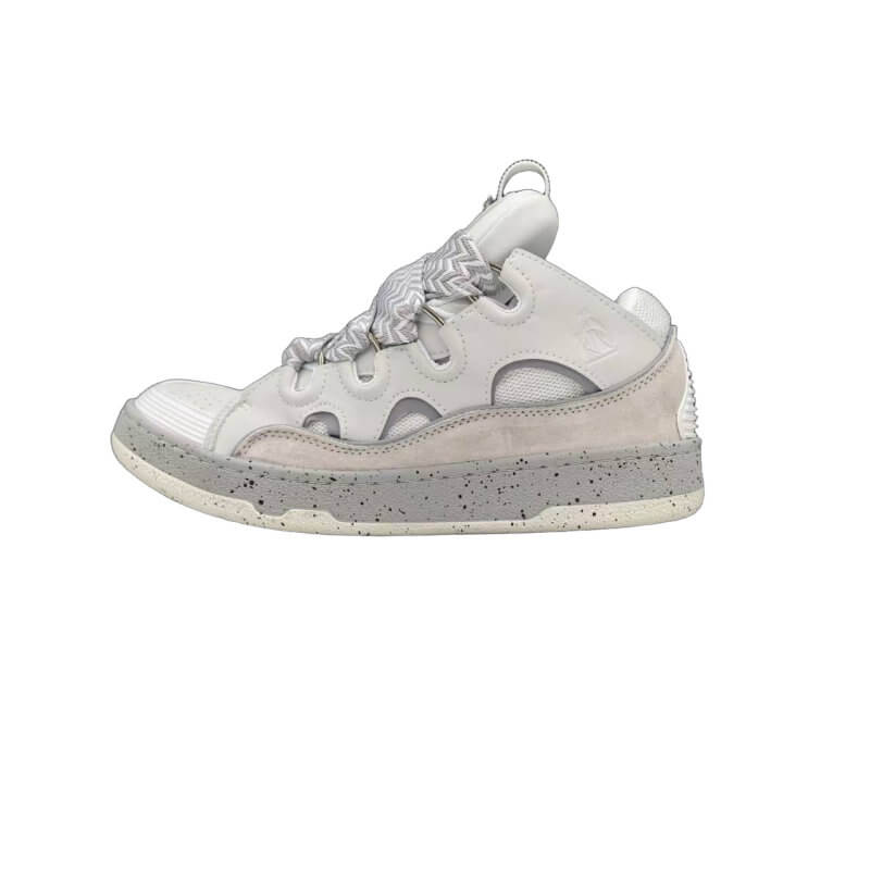  Les baskets sneakers Lanvin incarnent un style emblématique et un luxe français.

leur design élégant. Pas cher. Le moins cher.