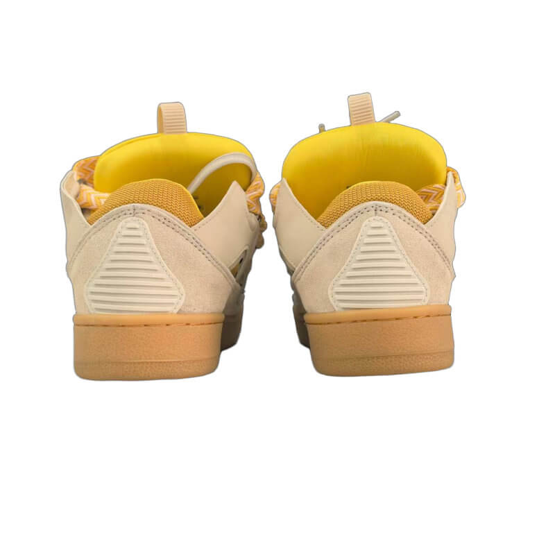  Les baskets sneakers Lanvin incarnent un style emblématique et un luxe français.

leur design élégant. Pas cher. Le moins cher.