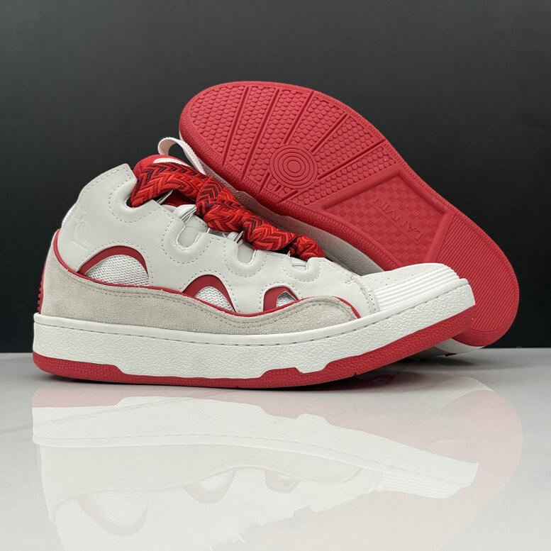  Les baskets sneakers Lanvin incarnent un style emblématique et un luxe français.

leur design élégant. Pas cher. Le moins cher.