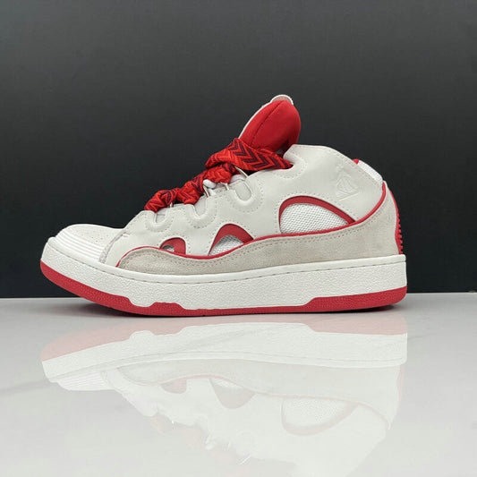 Les baskets sneakers Lanvin incarnent un style emblématique et un luxe français.

leur design élégant. Pas cher. Le moins cher.