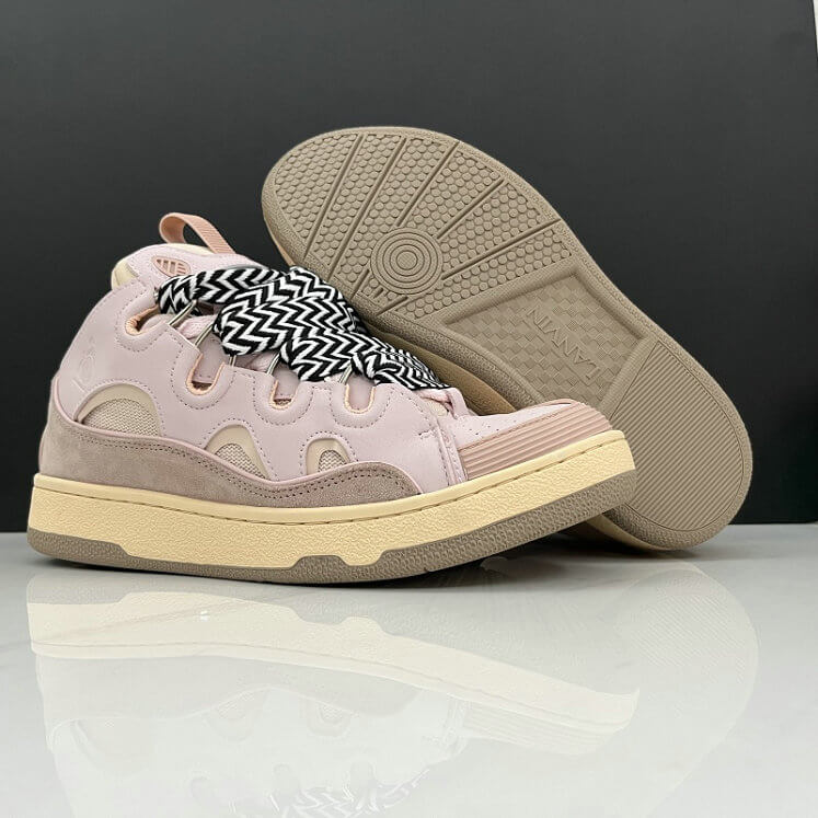  Les baskets sneakers Lanvin incarnent un style emblématique et un luxe français.

leur design élégant. Pas cher. Le moins cher.