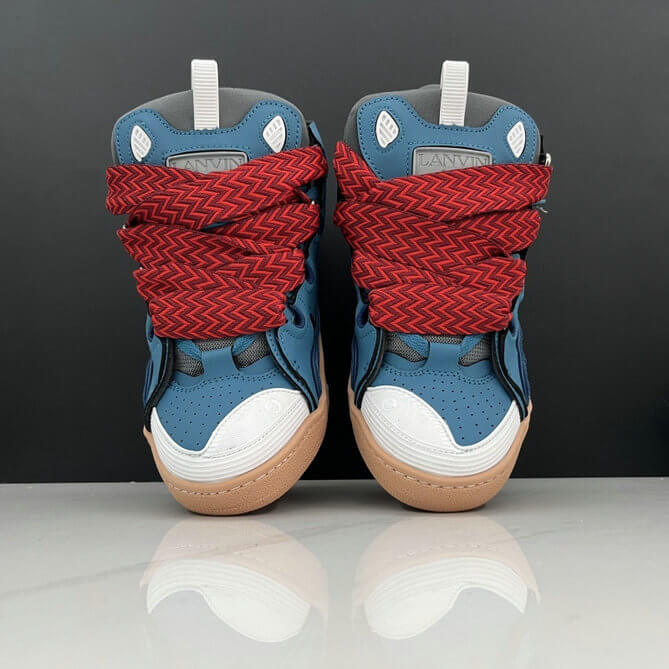  Les baskets sneakers Lanvin incarnent un style emblématique et un luxe français.

leur design élégant. Pas cher. Le moins cher.