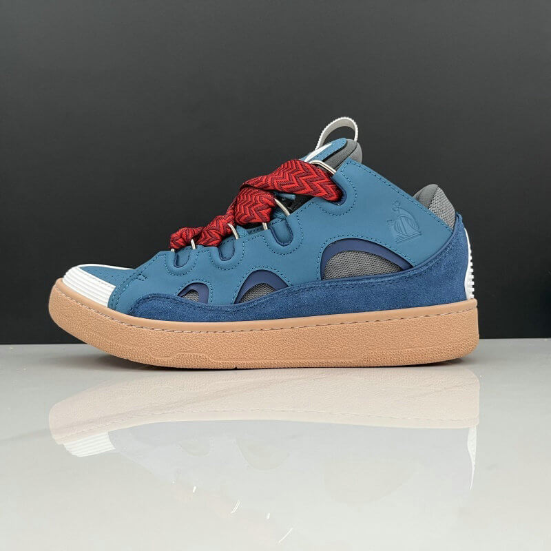  Les baskets sneakers Lanvin incarnent un style emblématique et un luxe français.

leur design élégant. Pas cher. Le moins cher.