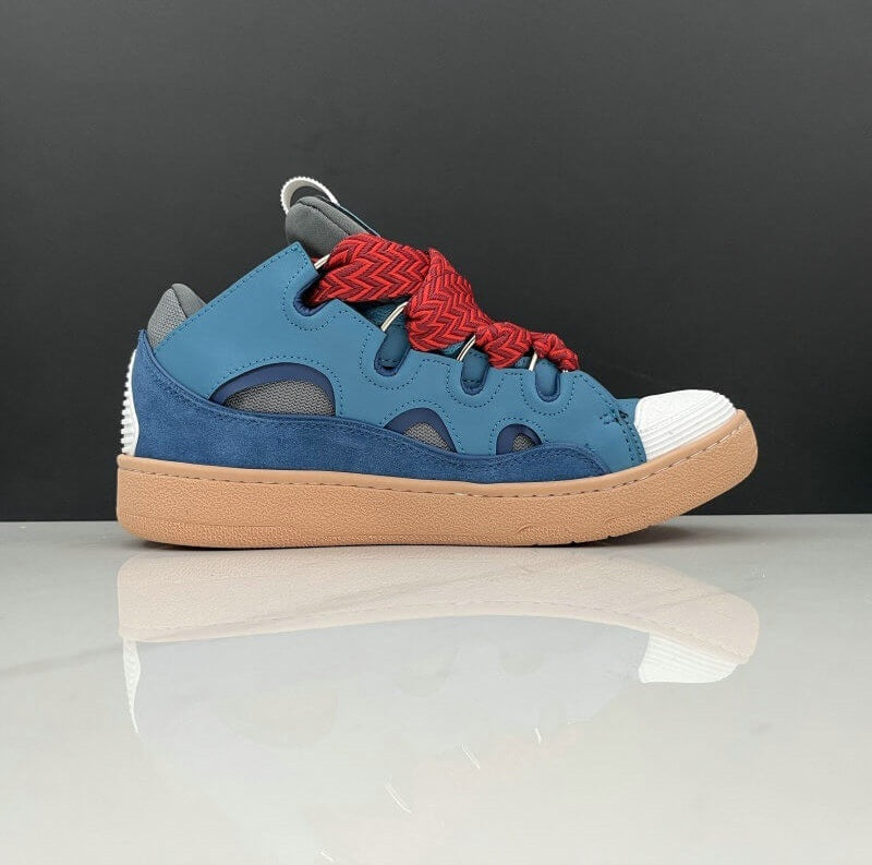  Les baskets sneakers Lanvin incarnent un style emblématique et un luxe français.

leur design élégant. Pas cher. Le moins cher.