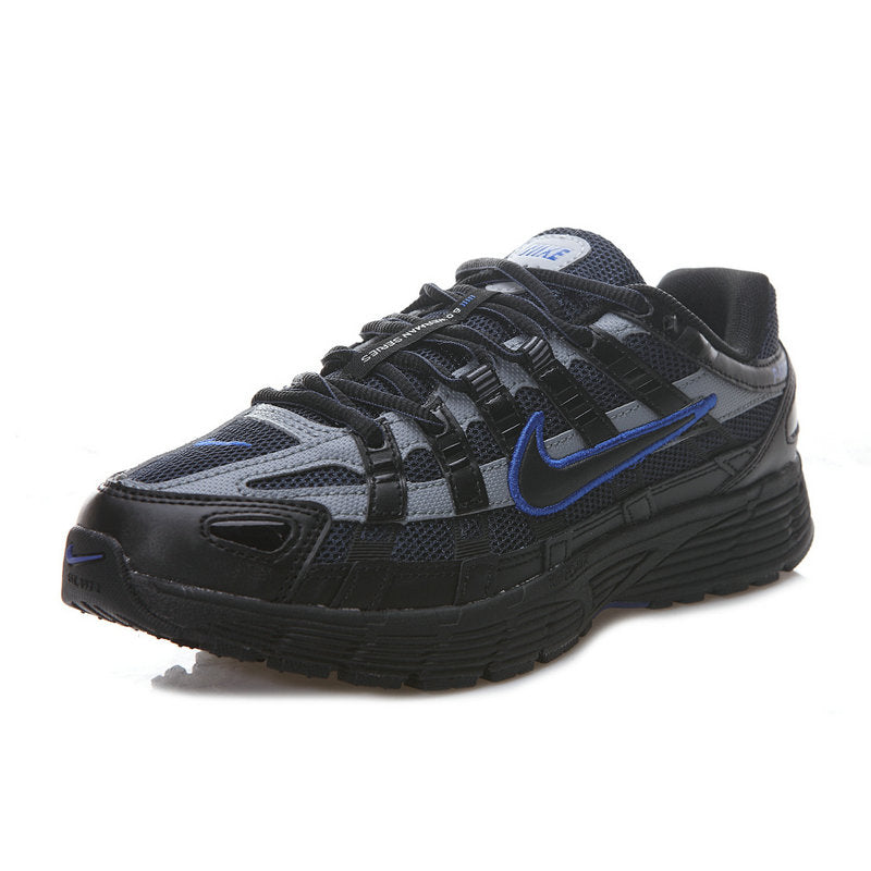Les baskets Nike P-6000 allient un style rétro inspiré des années 2000 à une technologie moderne pour un look et un confort incomparables.