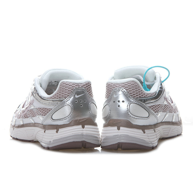 Les baskets Nike P-6000 allient un style rétro inspiré des années 2000 à une technologie moderne pour un look et un confort incomparables.