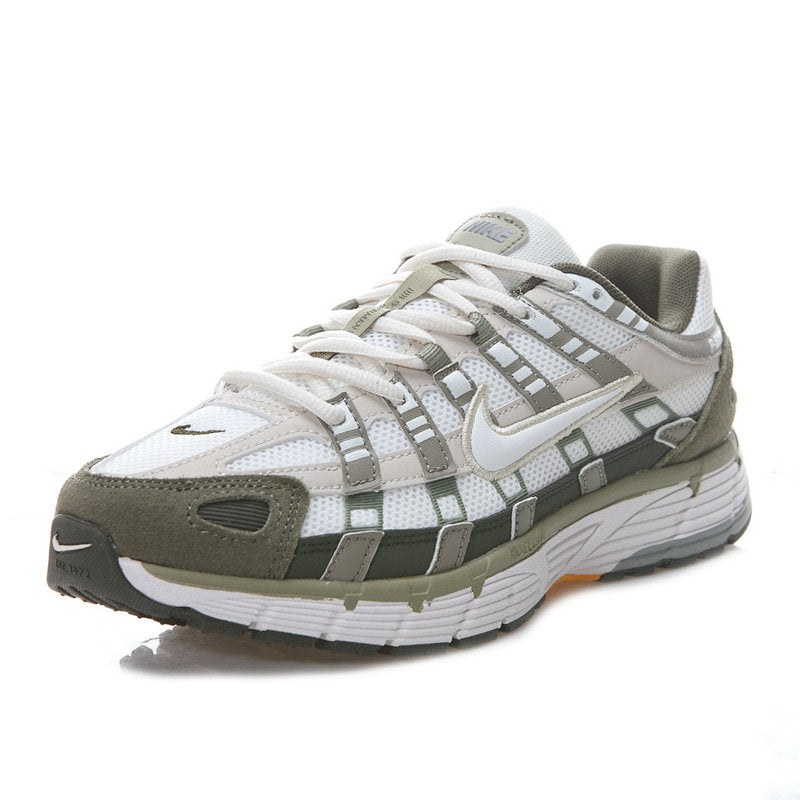 Les baskets Nike P-6000 allient un style rétro inspiré des années 2000 à une technologie moderne pour un look et un confort incomparables.