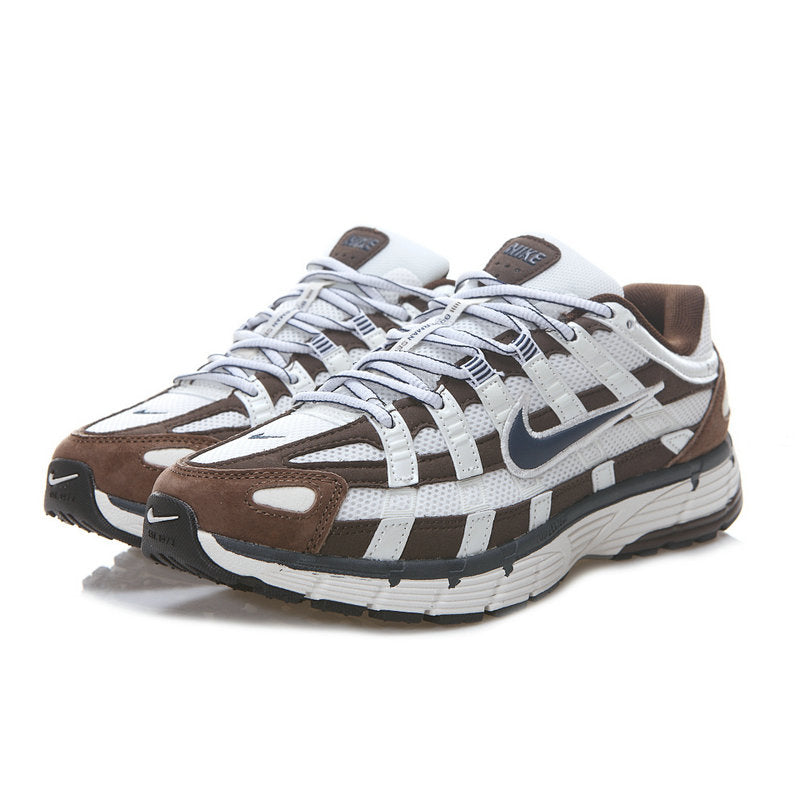 Les baskets Nike P-6000 allient un style rétro inspiré des années 2000 à une technologie moderne pour un look et un confort incomparables.
