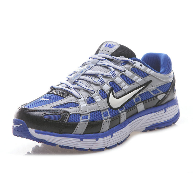 Les baskets Nike P-6000 allient un style rétro inspiré des années 2000 à une technologie moderne pour un look et un confort incomparables.