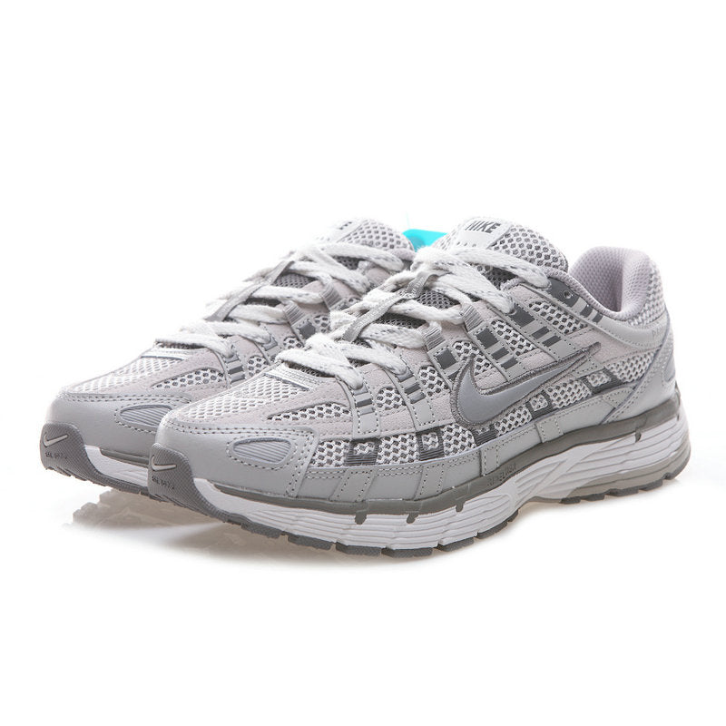 Les baskets Nike P-6000 allient un style rétro inspiré des années 2000 à une technologie moderne pour un look et un confort incomparables.
