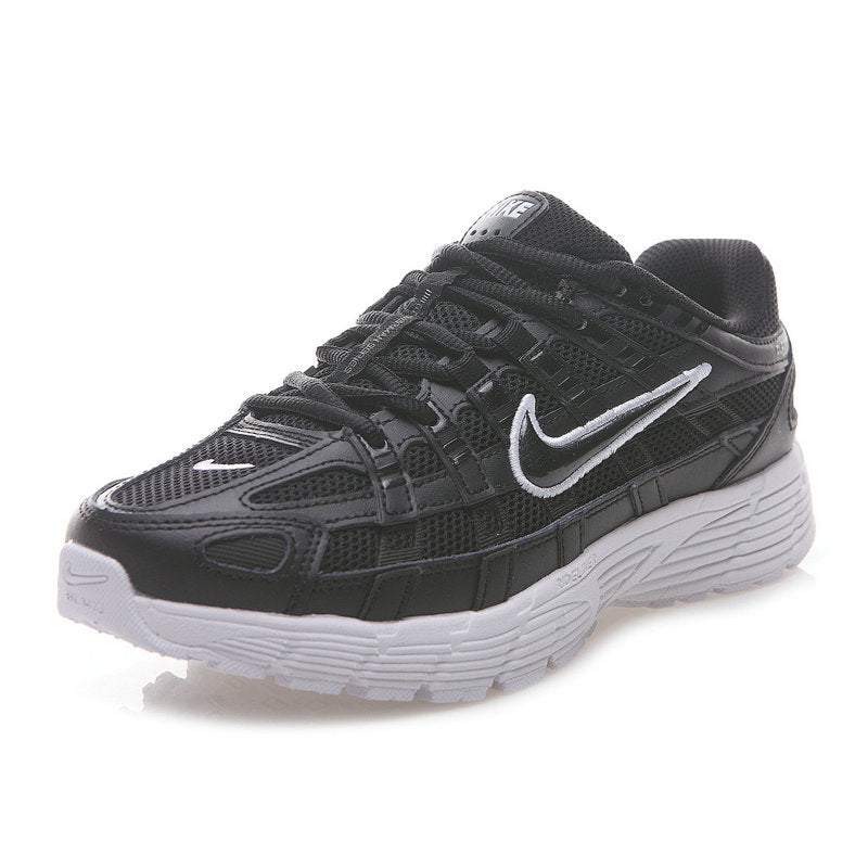 Les baskets Nike P-6000 allient un style rétro inspiré des années 2000 à une technologie moderne pour un look et un confort incomparables.