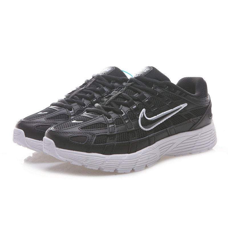 Les baskets Nike P-6000 allient un style rétro inspiré des années 2000 à une technologie moderne pour un look et un confort incomparables.