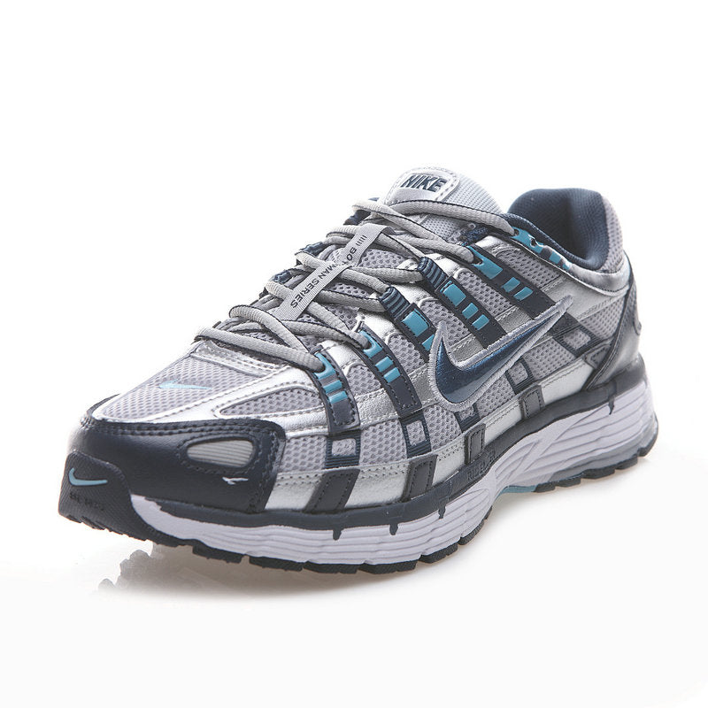Les baskets Nike P-6000 allient un style rétro inspiré des années 2000 à une technologie moderne pour un look et un confort incomparables.