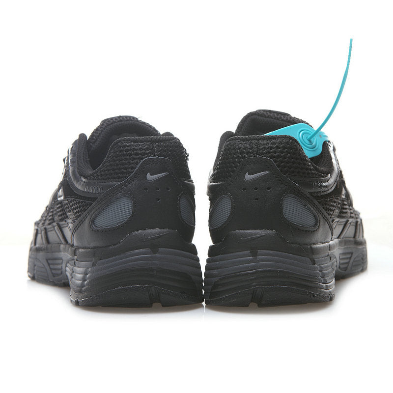 Les baskets Nike P-6000 allient un style rétro inspiré des années 2000 à une technologie moderne pour un look et un confort incomparables.