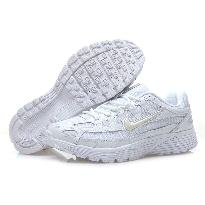 Les baskets Nike P-6000 allient un style rétro inspiré des années 2000 à une technologie moderne pour un look et un confort incomparables.