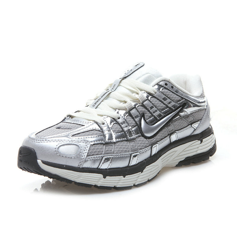 Les baskets Nike P-6000 allient un style rétro inspiré des années 2000 à une technologie moderne pour un look et un confort incomparables.