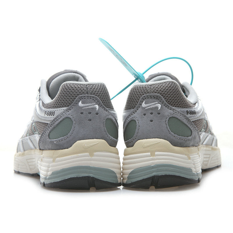 Les baskets Nike P-6000 allient un style rétro inspiré des années 2000 à une technologie moderne pour un look et un confort incomparables.