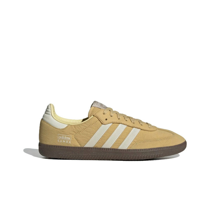 Adoptez le style intemporel avec les baskets adidas samba! Confort suprême et durabilité font de ces sneakers un choix incontournable pour le quotidien.