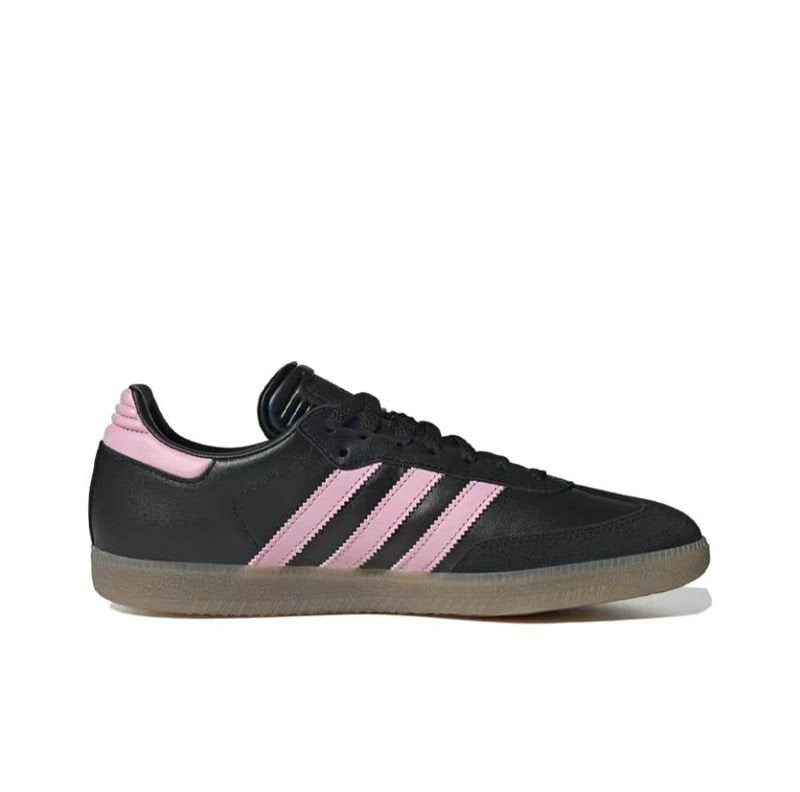 Adoptez le style intemporel avec les baskets adidas samba! Confort suprême et durabilité font de ces sneakers un choix incontournable pour le quotidien.