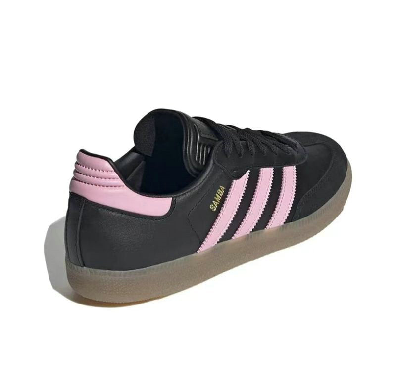 Adoptez le style intemporel avec les baskets adidas samba! Confort suprême et durabilité font de ces sneakers un choix incontournable pour le quotidien.