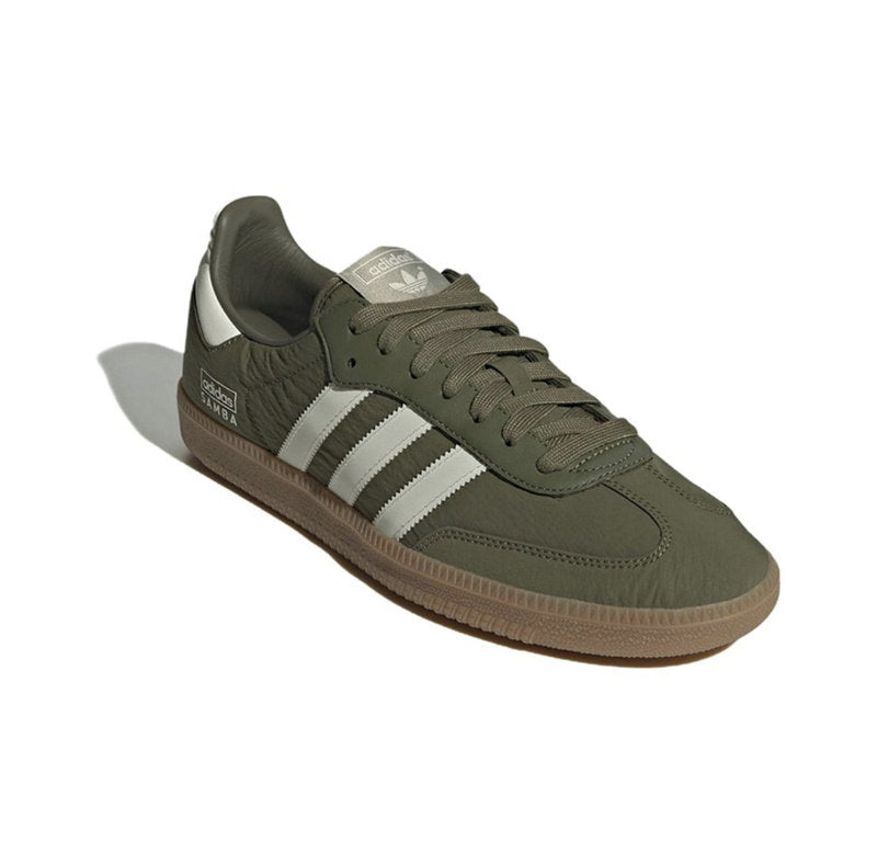 Adoptez le style intemporel avec les baskets adidas samba! Confort suprême et durabilité font de ces sneakers un choix incontournable pour le quotidien.