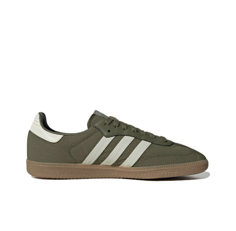 Adoptez le style intemporel avec les baskets adidas samba! Confort suprême et durabilité font de ces sneakers un choix incontournable pour le quotidien.