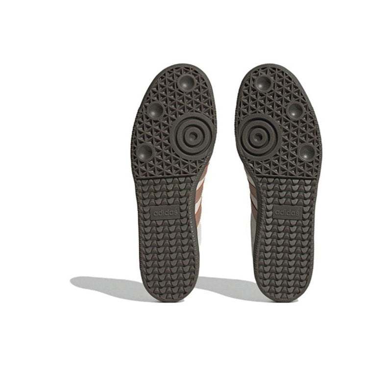 Adoptez le style intemporel avec les baskets adidas samba! Confort suprême et durabilité font de ces sneakers un choix incontournable pour le quotidien.
