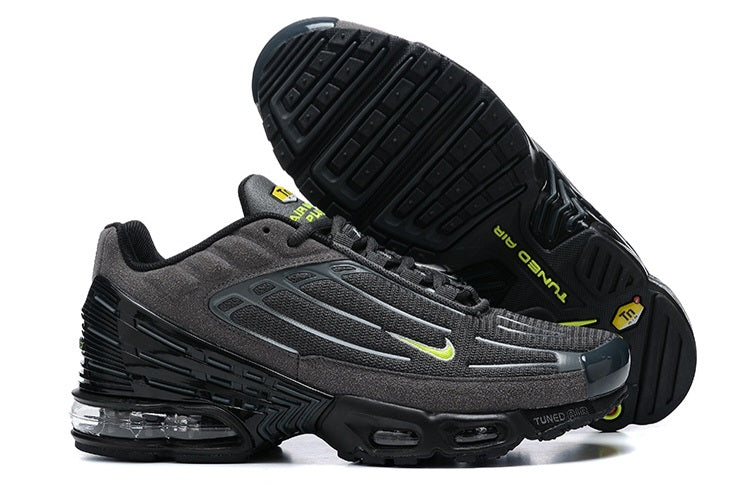 Les Baskets Nike TN air max Plus 3 incarnent un style emblématique et une performance supérieure.

Par ailleurs, leur design distinctif et leur utilisation