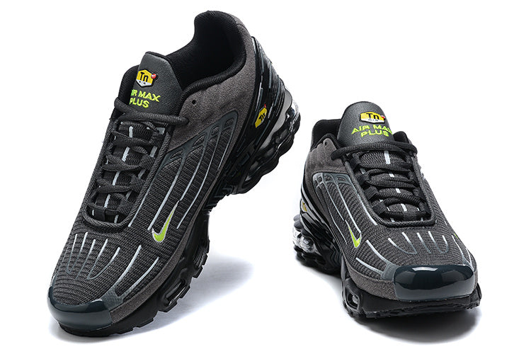 Les Baskets Nike TN air max Plus 3 incarnent un style emblématique et une performance supérieure.

Par ailleurs, leur design distinctif et leur utilisation