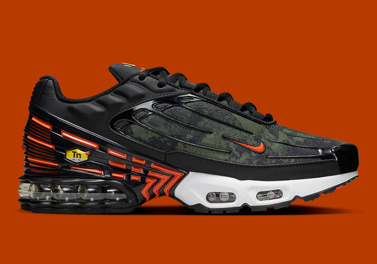 Les Baskets Nike TN air max Plus 3 incarnent un style emblématique et une performance supérieure.

Par ailleurs, leur design distinctif et leur utilisation