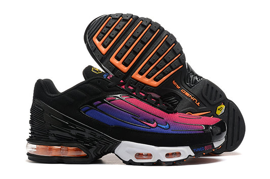 Les Baskets Nike TN air max Plus 3 incarnent un style emblématique et une performance supérieure.

Par ailleurs, leur design distinctif et leur utilisation