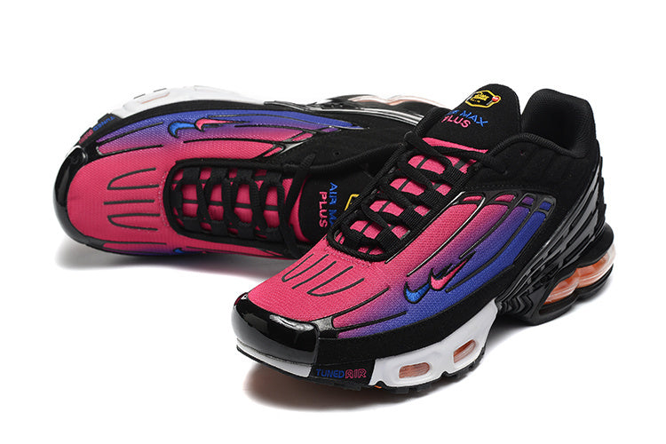 Les Baskets Nike TN air max Plus 3 incarnent un style emblématique et une performance supérieure.

Par ailleurs, leur design distinctif et leur utilisation