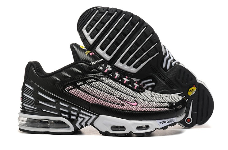 Les Baskets Nike TN air max Plus 3 incarnent un style emblématique et une performance supérieure.

Par ailleurs, leur design distinctif et leur utilisation