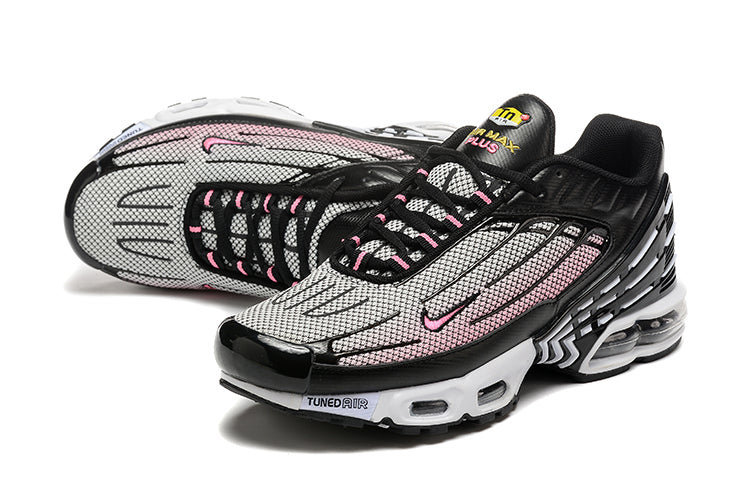 Les Baskets Nike TN air max Plus 3 incarnent un style emblématique et une performance supérieure.

Par ailleurs, leur design distinctif et leur utilisation