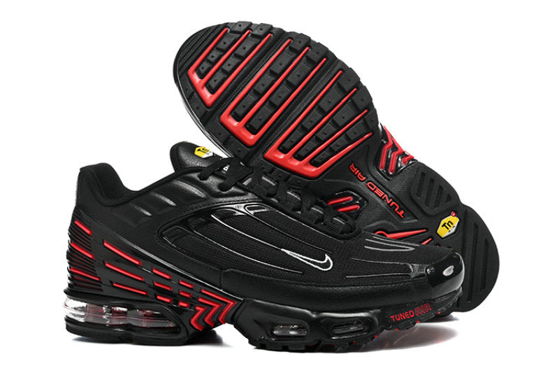 Les Baskets Nike TN air max Plus 3 incarnent un style emblématique et une performance supérieure.

Par ailleurs, leur design distinctif et leur utilisation