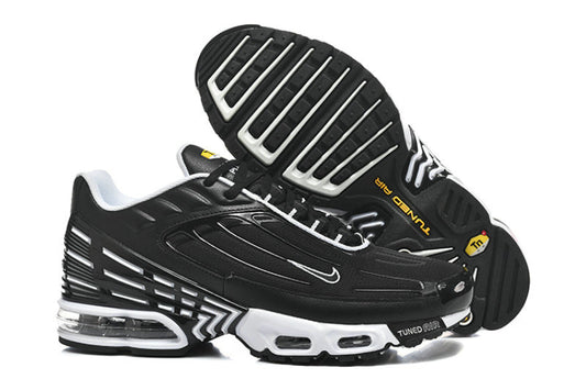 Les Baskets Nike TN air max Plus 3 incarnent un style emblématique et une performance supérieure.

Par ailleurs, leur design distinctif et leur utilisation