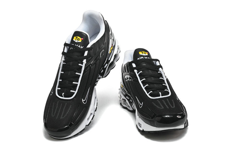 Les Baskets Nike TN air max Plus 3 incarnent un style emblématique et une performance supérieure.

Par ailleurs, leur design distinctif et leur utilisation