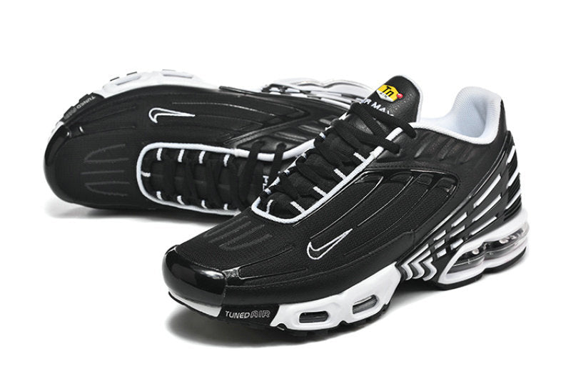 Les Baskets Nike TN air max Plus 3 incarnent un style emblématique et une performance supérieure.

Par ailleurs, leur design distinctif et leur utilisation