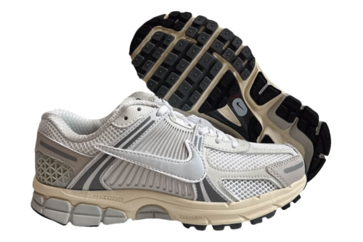 Découvrez le confort exceptionnel des Baskets Nike Zoom Vomero 5, alliant légèreté et innovation. Parfaites pour les sportifs et les passionnés !