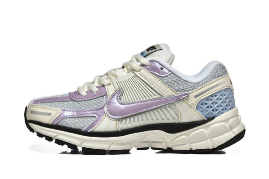Découvrez le confort exceptionnel des Baskets Nike Zoom Vomero 5, alliant légèreté et innovation. Parfaites pour les sportifs et les passionnés !