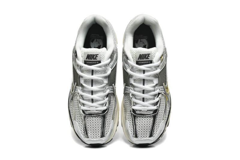 Découvrez le confort exceptionnel des Baskets Nike Zoom Vomero 5, alliant légèreté et innovation. Parfaites pour les sportifs et les passionnés !