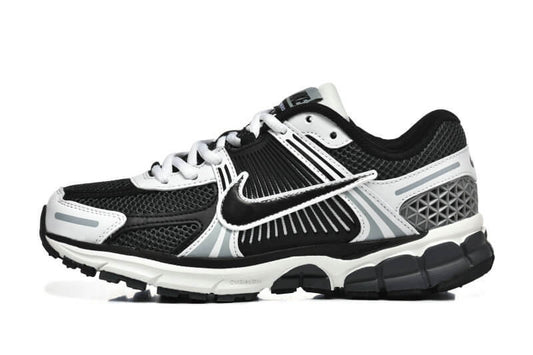 Découvrez le confort exceptionnel des Baskets Nike Zoom Vomero 5, alliant légèreté et innovation. Parfaites pour les sportifs et les passionnés !